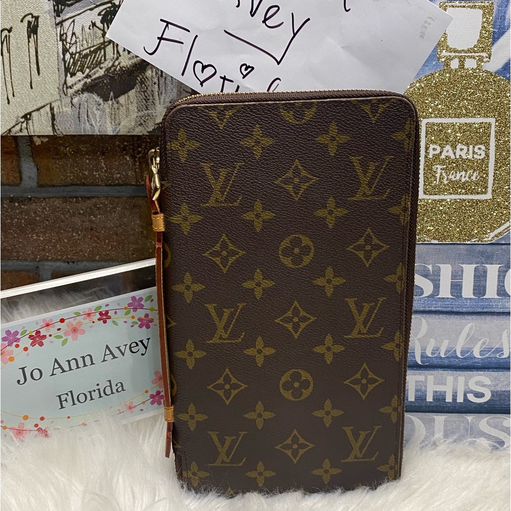 🤩TRAVEL ORGANIZER MONGRAM WALLET🤩